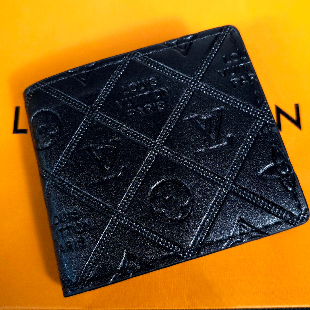 L Black Wallet (#1)